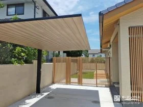 木調が響き合う建物と一体感を生む和モダン新築外構