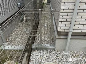 お庭を圧迫感なく区切るメッシュフェンス[施工後]