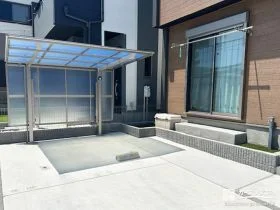サイドパネル付きサイクルポートで安心感ある駐輪スペース工事