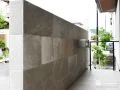 門柱の裏面も美しく彩るタイル