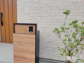 自然素材が映えるナチュラルモダンな新築外構