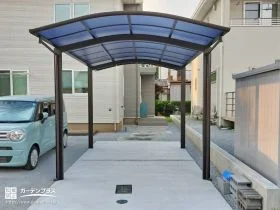 遮光性に優れたブルー屋根のカーポート[施工後]