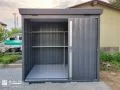 フランネルグレーが映えるモダンな物置