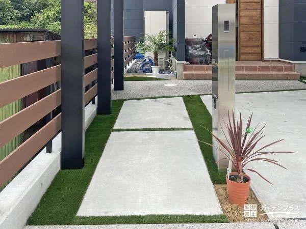 質感の違いで楽しむアプローチデザイン