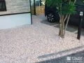 可愛らしい化粧砂利で雑草対策