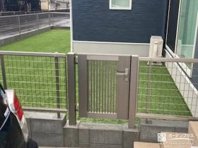 お子様とのお庭時間の安心感を高める門扉[施工後]