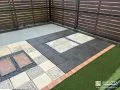 デザイン性豊かな仕上がりで見た目も楽しい主庭の雑草対策工事