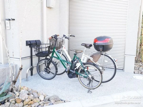 防犯性を高めるサイクルスタンド付きの駐輪スペース