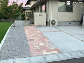 乱形石のアプローチで明るくお出迎え[施工後]