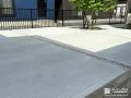 雑草を抑えてすっきりと整えた駐車スペースと犬走りの工事