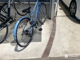 レンガのスリットで可愛らしい印象に[施工後]