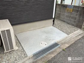 犬走りの雑草対策と駐輪スペースの土間コンクリート打設工事