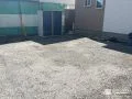 雑草を抑えて砕石を敷設しすっきりとした印象に整えたお庭の工事