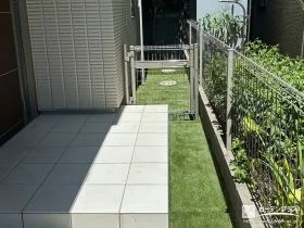 門扉の設置で防犯性を高めつつ使いやすい犬走りのリフォーム工事