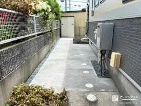 雑草対策をしっかりと施した犬走り[施工後]