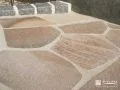 自然石ならではの細かな石目が美しい乱形石