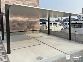 車内温度を抑えて快適に！デザイン性の高い「カーポートSC」[施工後]