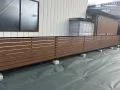 木調カラーが映える目隠しフェンス