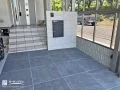 大判タイルで魅せる上質なアプローチ空間