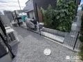 防草シートと石灰砂利で雑草対策