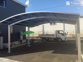 光と風を楽しむプラチナステンのカーポート[施工後]