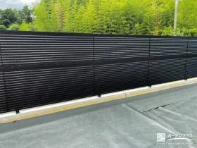 統一感あるモノトーンカラーのエクステリアで揃えた外構工事