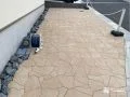 オレンジのインターロッキングが美しい駐車スペース