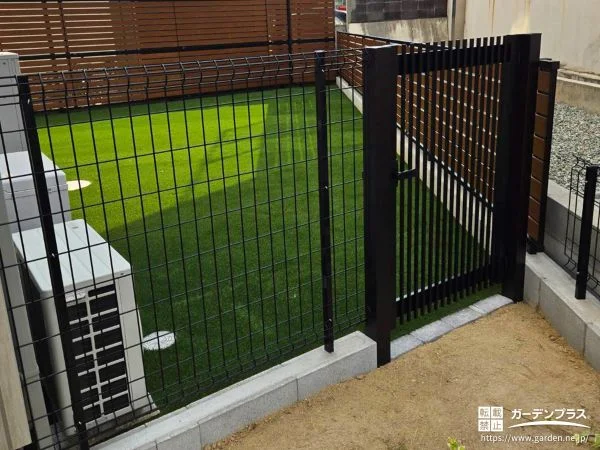 お子様の急な飛び出しを防ぐお庭の門扉