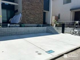 宅配ボックス付きで便利な機能門柱を備えた駐車スペース工事