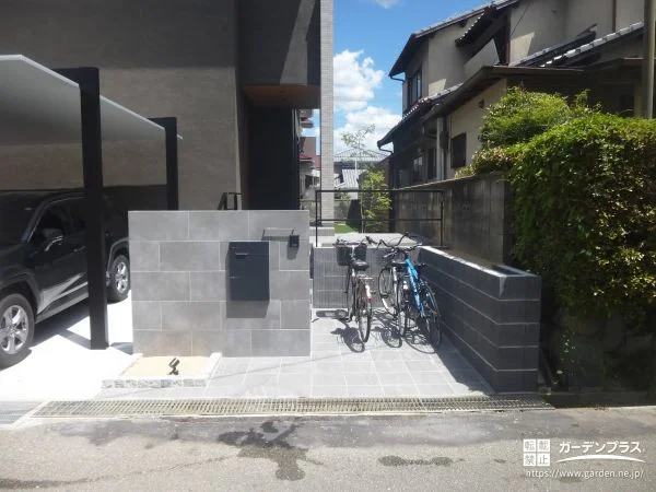 グレー×ブラックで魅せるスタイリッシュモダンな新築外構