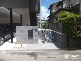 グレー×ブラックで魅せるスタイリッシュモダンな新築外構