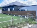 視線を優しくカットする目隠しフェンス