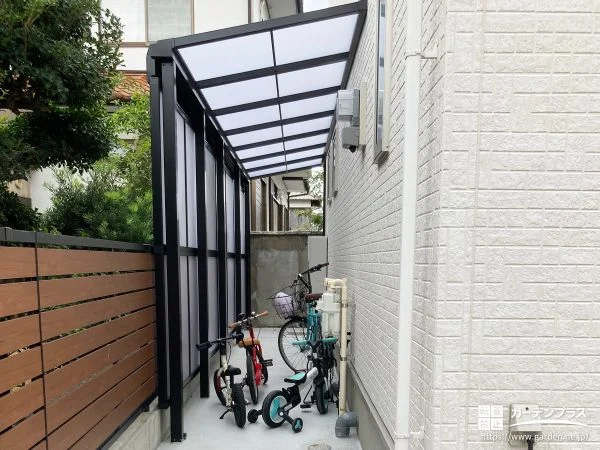 自転車置き場としても快適にご活用できるバルコニー屋根工事