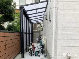 自転車置き場としても快適にご活用できるバルコニー屋根工事