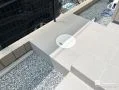 追加したタイル張りの玄関ポーチ