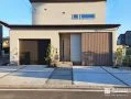 シンプルながらも温かみのあるナチュラルモダンな新築外構