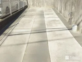 人工芝とウッドデッキで緑豊かで快適に仕上がったお庭づくり工事