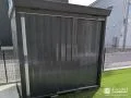 シックなグレーの物置
