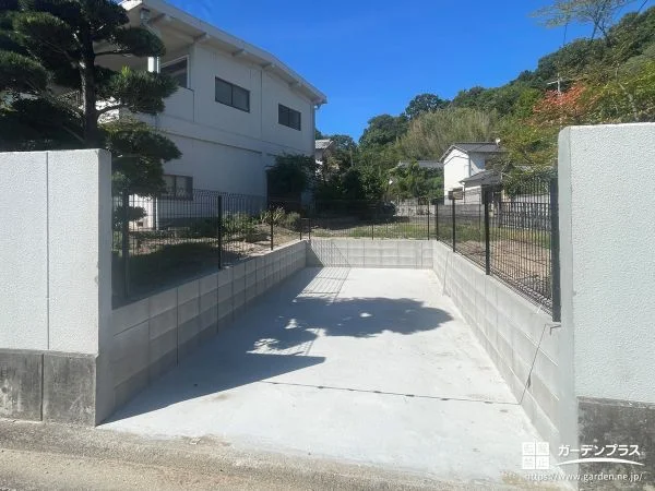ブロックとフェンスで囲った駐車スペースのリフォーム工事