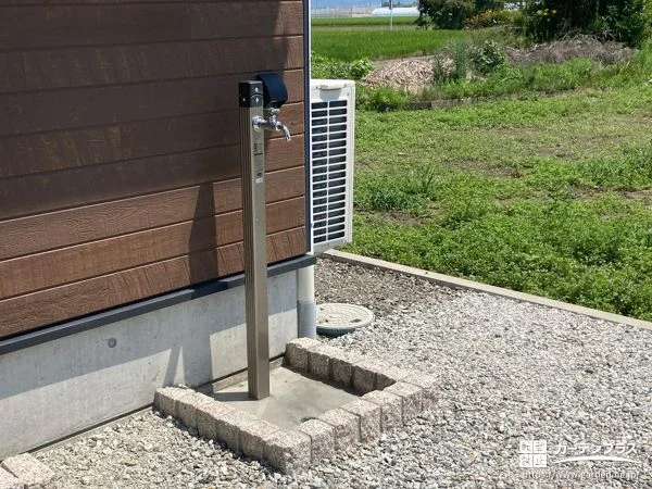 可愛らしいピンコロ石のガーデンパン