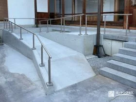 日常に寄り添うコンクリートの頑丈なスロープのリフォーム工事