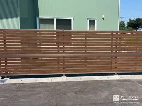 安心して遊べる人工芝とプライバシーを守る目隠しフェンス工事