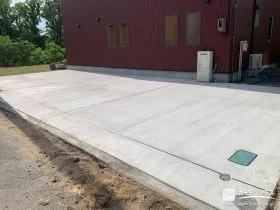 ゆとりのある駐車スペースを叶えた土間コンクリート打設工事