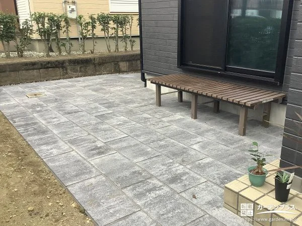 インターロッキングで雑草対策をしたお庭