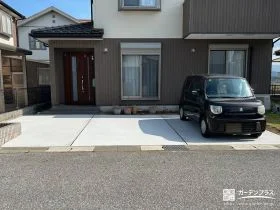 3台分を空間を確保した駐車スペースの土間コンクリート打設工事