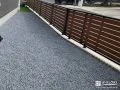 雑草が生えにくい犬走り