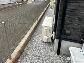 圧迫感なく敷地境界を明確化[施工後]