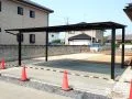どんな住宅にも調和する機能的な駐車スペース