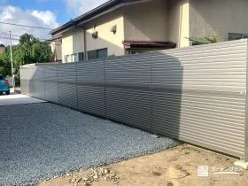 高さをしっかり確保した、安心感のある目隠しフェンス[施工後]