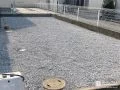 防草シートと砂利を敷設しすっきりとした雑草対策をした工事